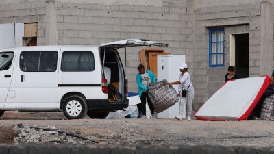 Desalojo de un centenar de familias en Playa Blanca. Foto: José Luis Carrasco.