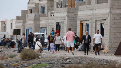Desalojo de un centenar de familias en Playa Blanca. Foto: José Luis Carrasco.