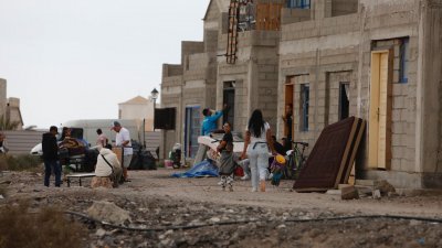 Desalojo de un centenar de familias en Playa Blanca. Foto: José Luis Carrasco.