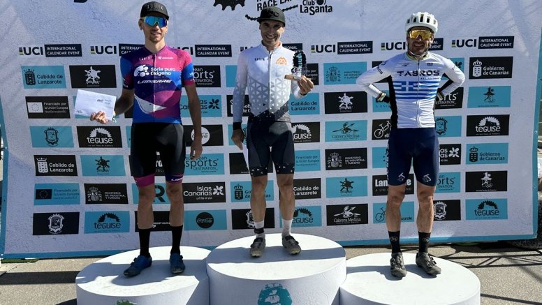 De izquierda a derecha, Jorge Lamiel, Ismael Ventura y Periklis Ilias