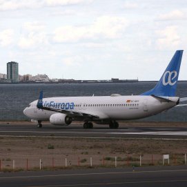 Avión de la aerolínea Air Europa en el aeropuerto de Lanzarote