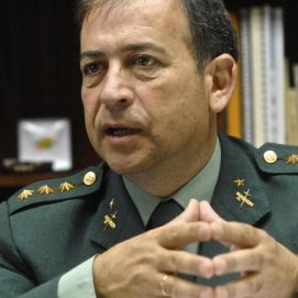 El general Francisco Espinosa Navas en su despacho de la Comandancia de Las Palmas cuando era coronel jefe (FOTO: La Provincia)