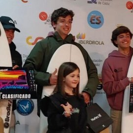 Dylan Donegan, campeón en la categoría Sub 18 del Open Surf de Yerbabuena (FOTO: @dylan_donegan1)