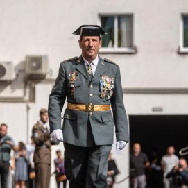 El coronel jefe de la Guardia Civil de Santa Cruz de Tenerife, José María Tienda, en el centro de la imagen, ANDRÉS GUTIÉRREZ TABERNE/ La Provincia