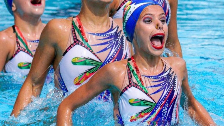 'Los Pingüinos' durante el Campeonato Regional de natación artística