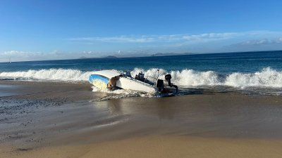 El velero encallado en Papagayo