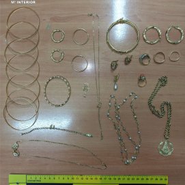 Las joyas sustraídas de la vivienda de una mujer en Haría