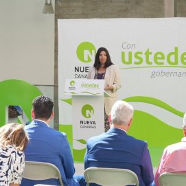 La candidata a la alcaldía de Tías, Arminda Barrero, en un encuentro de NC en Tenerife