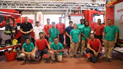 Los alumnos visitando el Consorcio de Emergencias