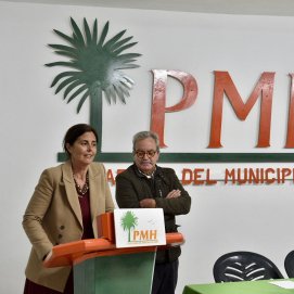 La candidata a la alcaldía de PMH, Evelia García, junto al presidente de la PMH, José Torres Stinga
