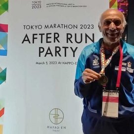 El corredor lanzaroteño, José Manuel Ojeda, tras finalizar la maratón de Tokio