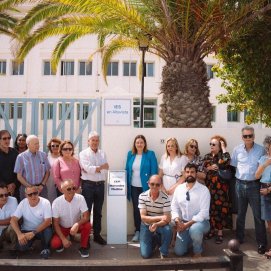 Acto de de puesta de la placa del "Antiguo CEIP Mercedes Medina” en Arrecife