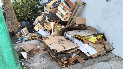 La basura y residuos acumulados en Costa Teguise