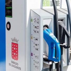 Dos nuevos puntos de recarga rápida para vehículos eléctricos en Arrieta y Monumento al Campesino