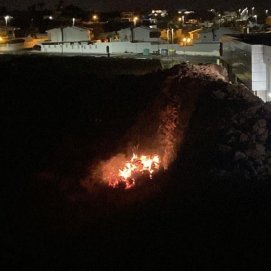 Incendio de palets en Puerto del Carmen