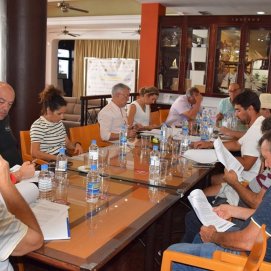 Clubes y asociaciones contra las jaulas marinas