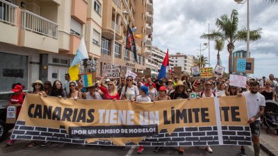 Manifestación del 20 de abril contra la masificación turística en Lanzarote. Foto: Andrea Domínguez.
