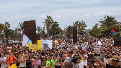 Manifestación del 20 de abril contra la masificación turística en Lanzarote. Foto: Andrea Domínguez.