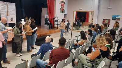Acto de entrega de la placa conmemorativa a Francisco José Navarro