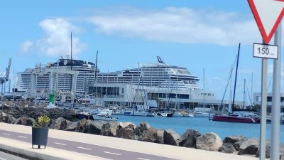 Llegada de un crucero en el Puerto de Arrecife esta semana. Foto: Tailiana Flores