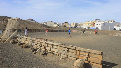 Protesta por la falta de una cancha deportiva en Argana Alta (Fotos: Juan Mateos)