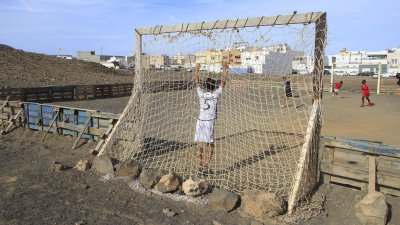 Protesta por la falta de una cancha deportiva en Argana Alta (Fotos: Juan Mateos)