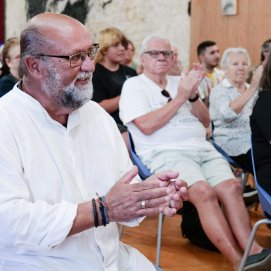 El candidato de Unidas Sí Podemos al Ayuntamiento de Tías, Nicolás Saavedra, durante la presentación de su equipo para las elecciones