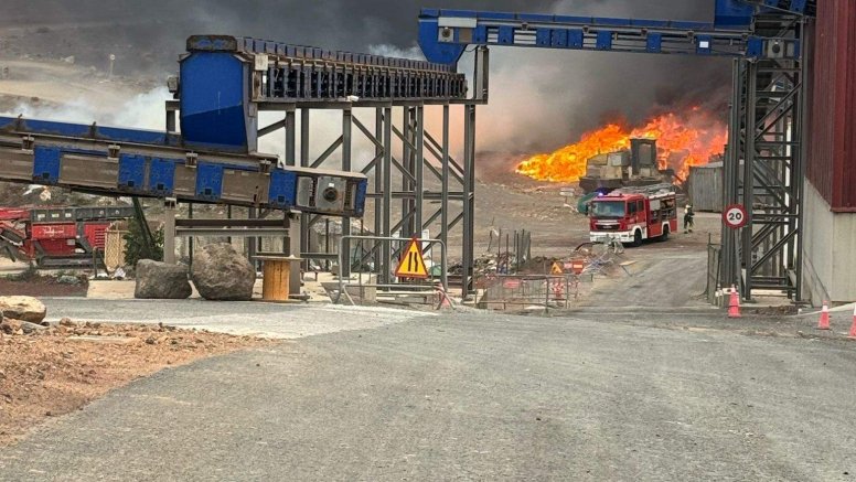 Imágenes del incendio del vertedero de Zonzamas