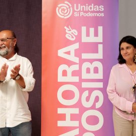 El candidato de Unidas Sí Podemos a presidir el Cabildo de Lanzarote, Nicolás Saavedra, y la candidata a la alcaldía de Arrecife, Nona Perera