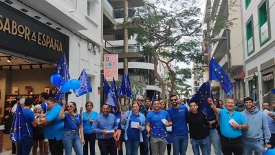 El PP sale a la calle en busca del voto para el 9J