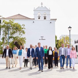 Los candidatos de Unidos por Yaiza (UPY) en la Plaza de los Remedios. Foto: Unidos por Yaiza.