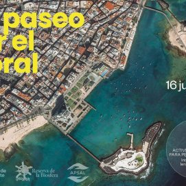 Paseo por el litoral de La Marina de Arrecife por el 30º aniversario de Lanzarote como Reserva de la Biosfera