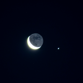Vista de la conjunción de la Luna y Júpiter en Playa Blanca (Foto: Ramón López)