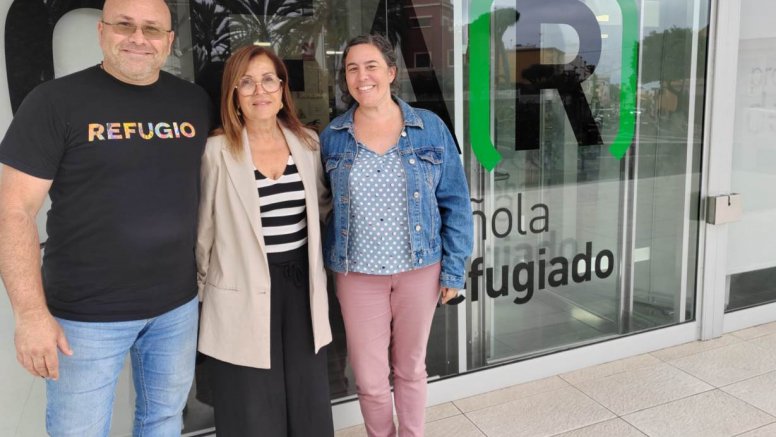 Lola Padrón con Comisión Española de Ayuda al Refugiado en Canarias (CEAR)