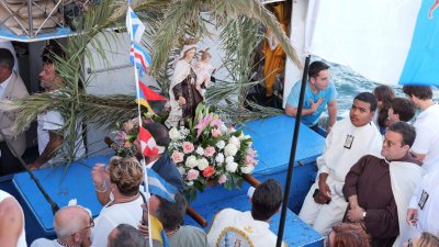 Procesión en Honor a Nuestra Señora del Carmen