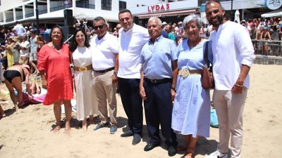 Procesión marítima por la festividad del Carmen en el pueblo de Playa Blanca