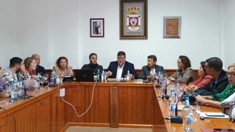 Aprobada una ordenanza pionera para facilitar los aparcamientos en los vados de San Bartolomé