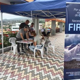 Recogida de firmas en Breña Alta