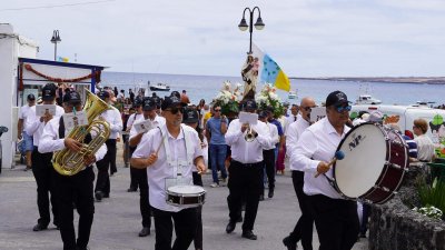 Las 'Fiestas de Nuestras Señora del Carmen’ acaban con la tradicional procesión marítima en Arrieta