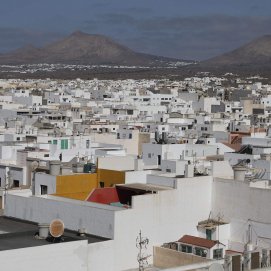 Viviendas de Arrecife en vista panorámica. Salarios. Foto: José Luis Carrasco.