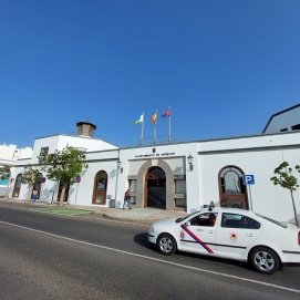 Exterior del edificio central del Ayuntamiento de Arrecife
