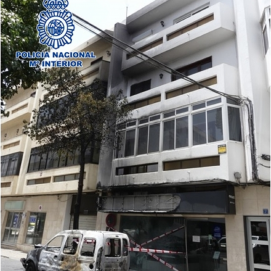 La furgoneta incendiada en Arrecife