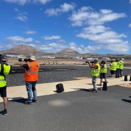 Los aficionados a la fotografía aeronáutica en el ‘VI Open Day ACE' 