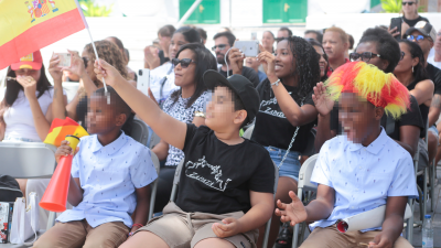 Conejeros apoyando al gimnasta olímpico Ray Zapata. Foto: Juan Mateos. 