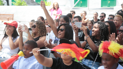 Conejeros apoyando al gimnasta olímpico Ray Zapata. Foto: Juan Mateos. 
