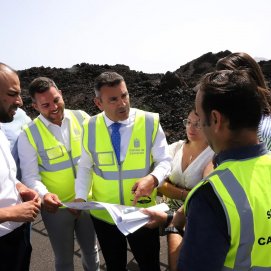 El Cabildo de Lanzarote visita el socavón de Los Hervideros