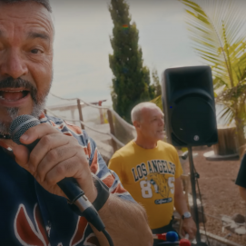 El artista Pepe Benavente en un clip musical