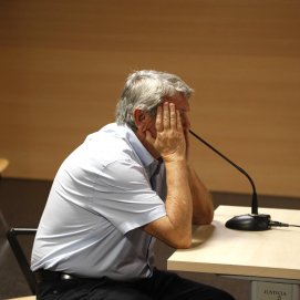 El administrador de la Inmobiliaria Masar Canarias SL, MFL, acusado de estafa, este viernes en los juzgados. Foto: José Luis Carrasco.