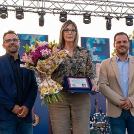 La pregonera con el alcalde de Arrecife y el concejal de Fiestas