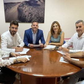 Reunión de los candidatos al Senado y Congreso con los consejeros del Partido Popular en el Cabildo de Lanzarote